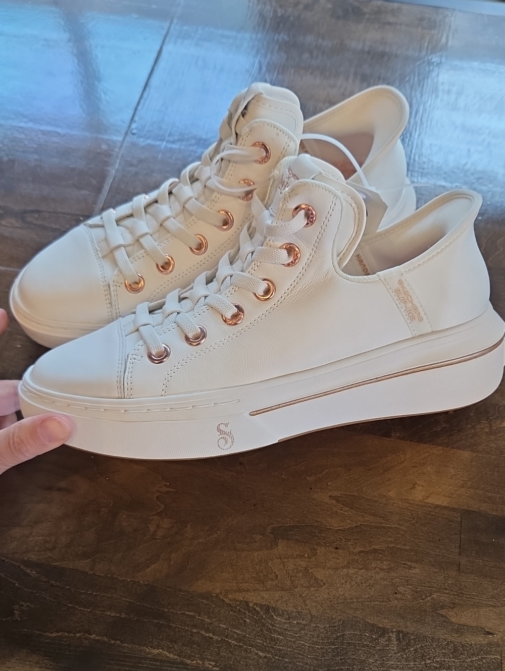 Skechers Size 8 Women's White Platform Sneakers with Rose Gold Eyelets